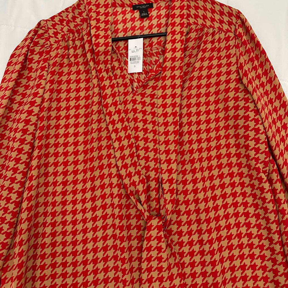 Ann Taylor factory blouse (size S)